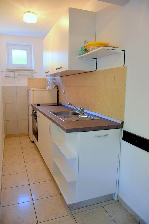 Banjol Miramar Gardenn Apartmment מראה חיצוני תמונה