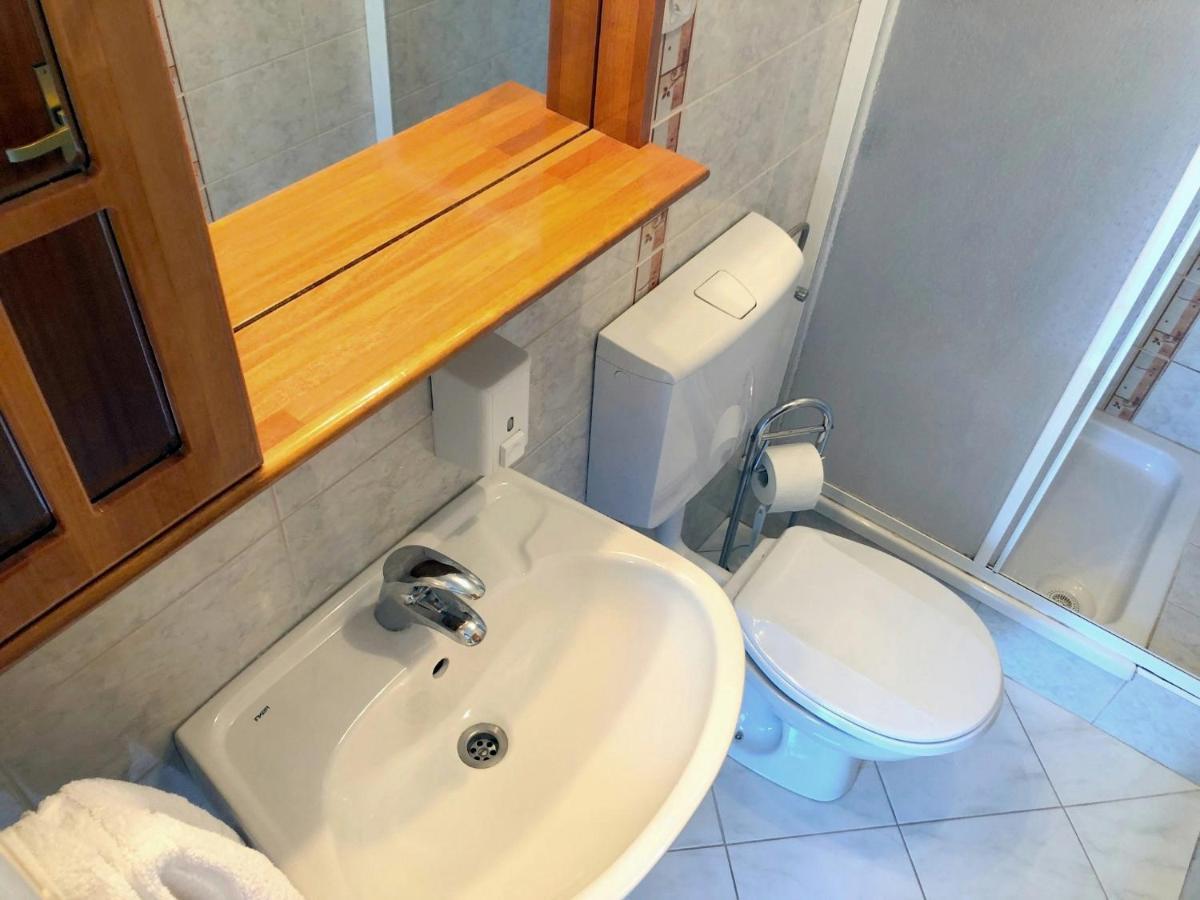 Banjol Miramar Gardenn Apartmment מראה חיצוני תמונה