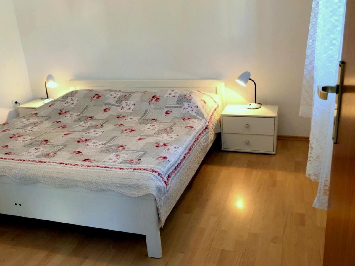 Banjol Miramar Gardenn Apartmment מראה חיצוני תמונה