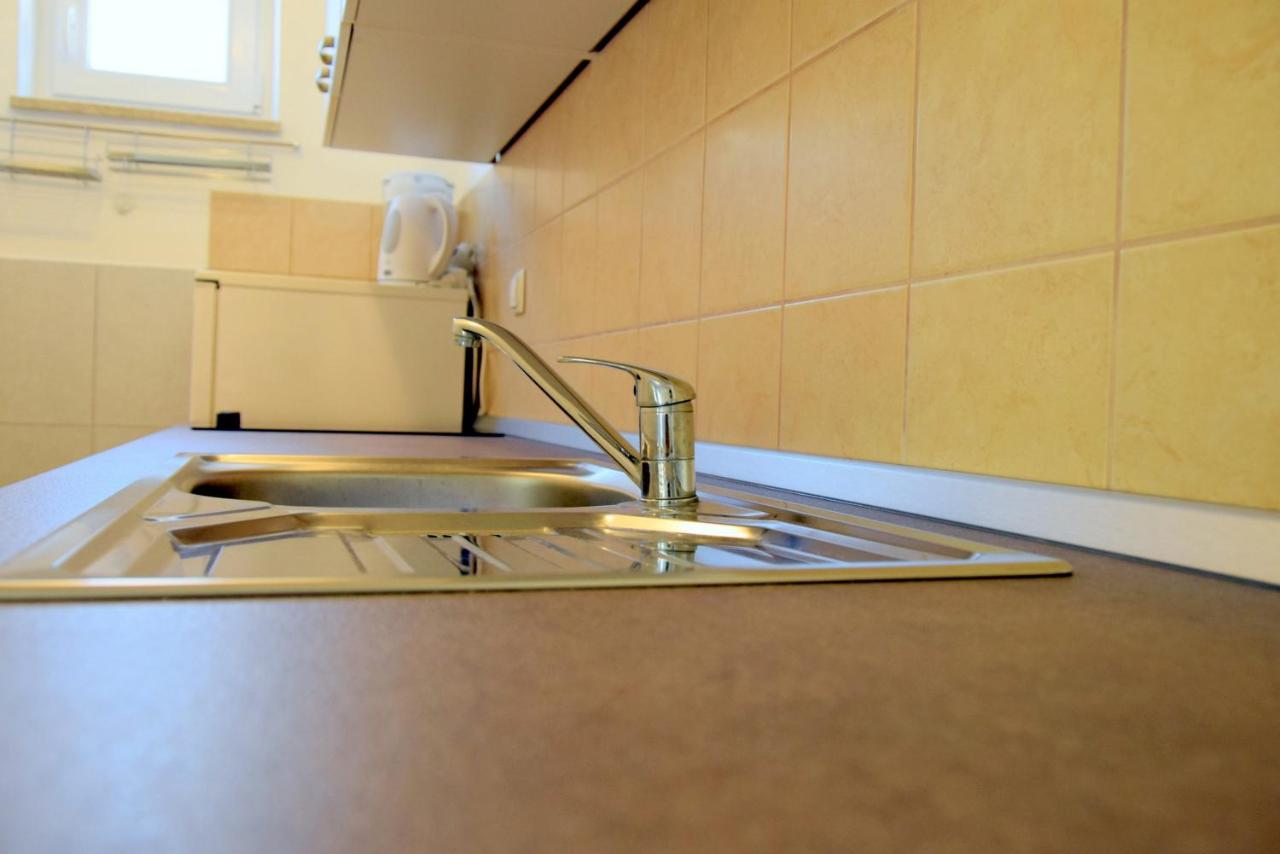 Banjol Miramar Gardenn Apartmment מראה חיצוני תמונה