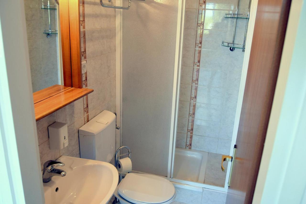 Banjol Miramar Gardenn Apartmment מראה חיצוני תמונה