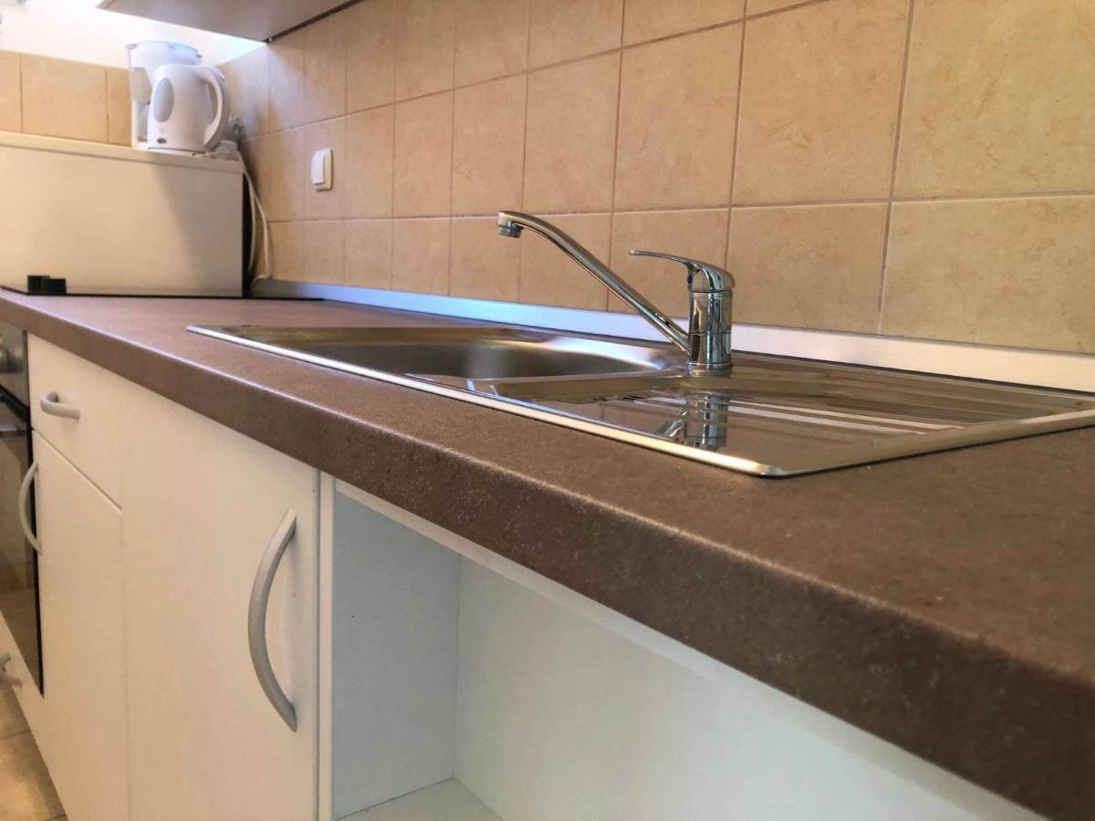 Banjol Miramar Gardenn Apartmment מראה חיצוני תמונה