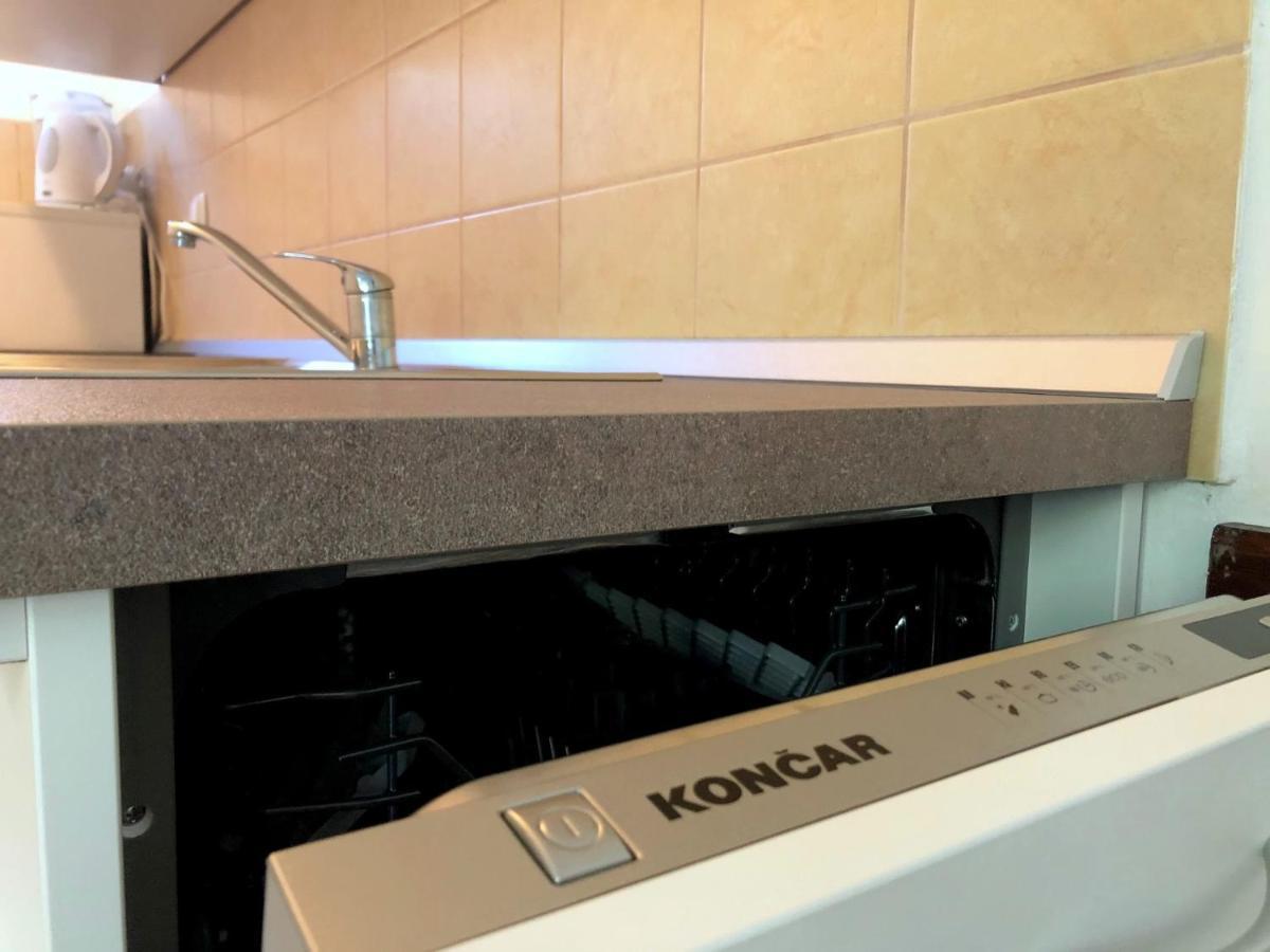 Banjol Miramar Gardenn Apartmment מראה חיצוני תמונה