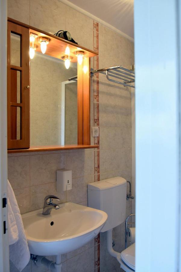 Banjol Miramar Gardenn Apartmment מראה חיצוני תמונה