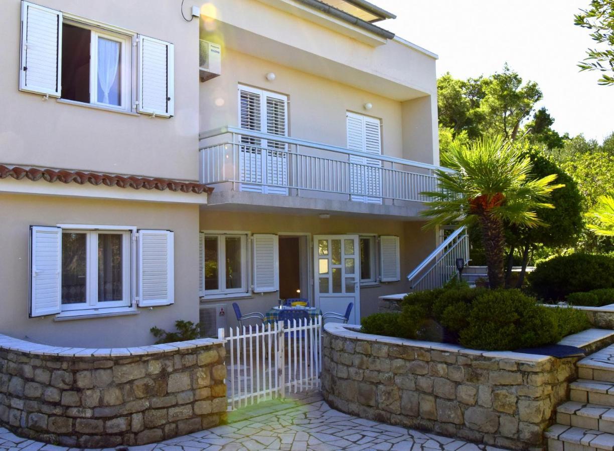 Banjol Miramar Gardenn Apartmment מראה חיצוני תמונה