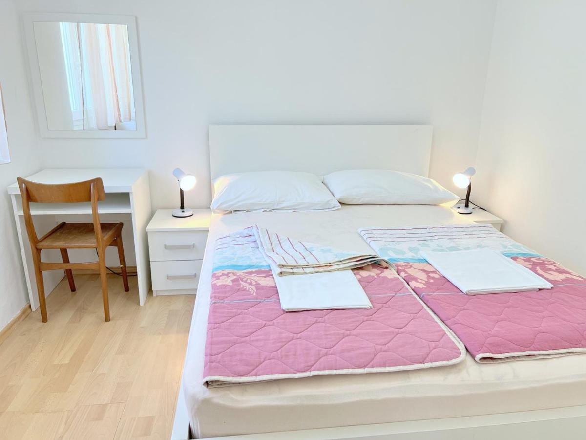 Banjol Miramar Gardenn Apartmment מראה חיצוני תמונה