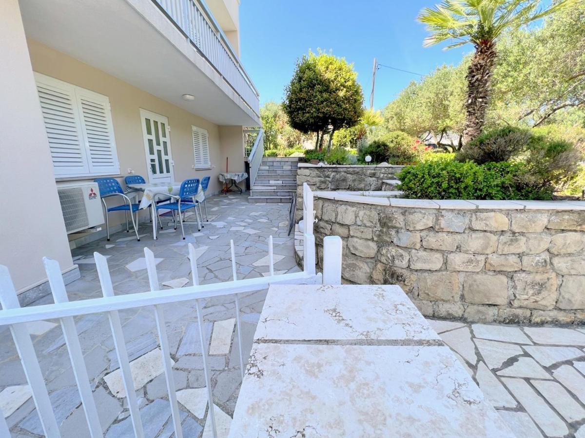 Banjol Miramar Gardenn Apartmment מראה חיצוני תמונה